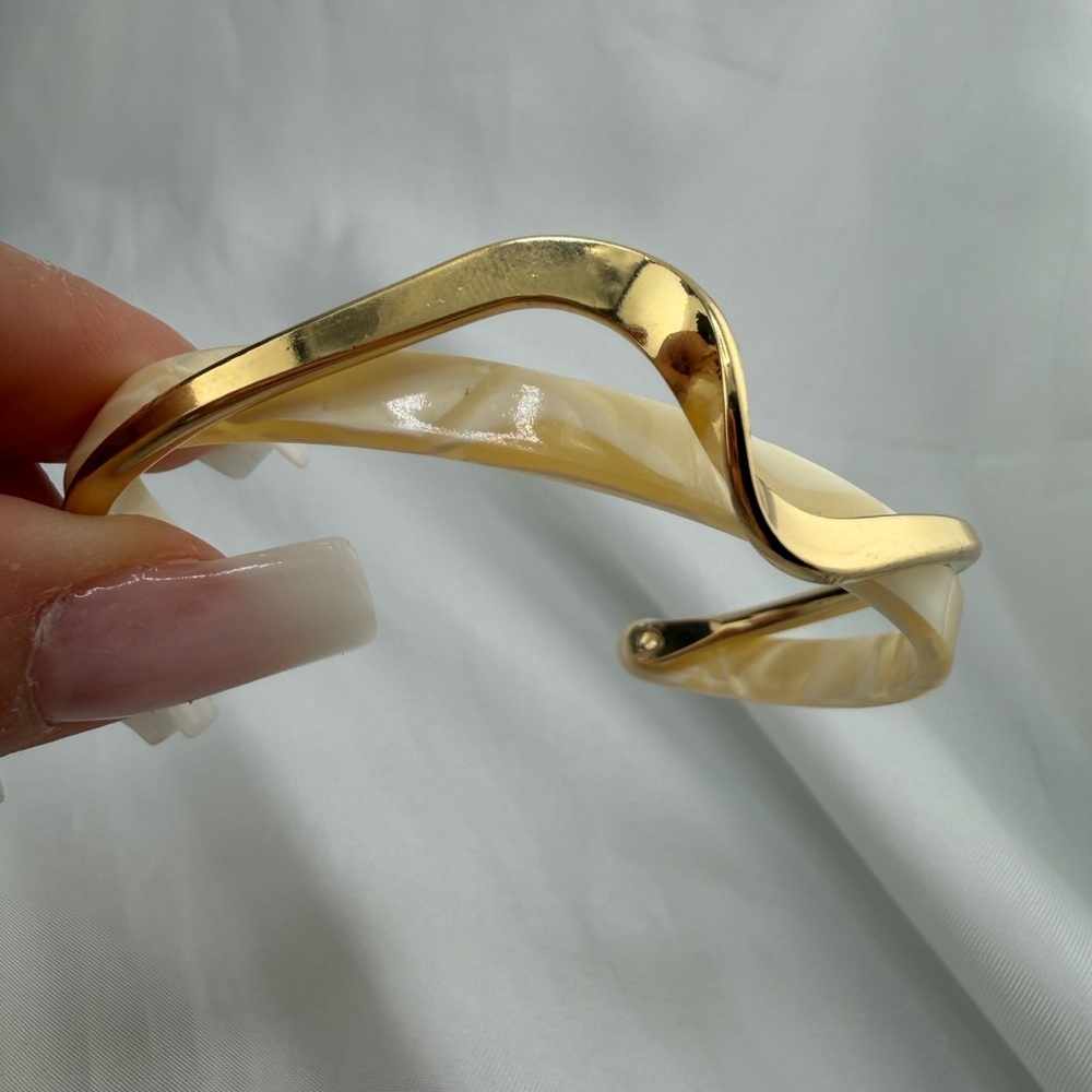 Classic cuff Gold and Cream color Women's Bracelet - Picture 9 of 9